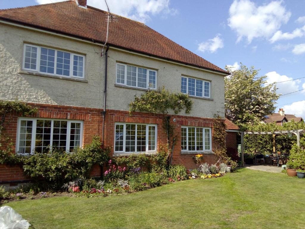 Squirrel's Oak, Hythe room 6