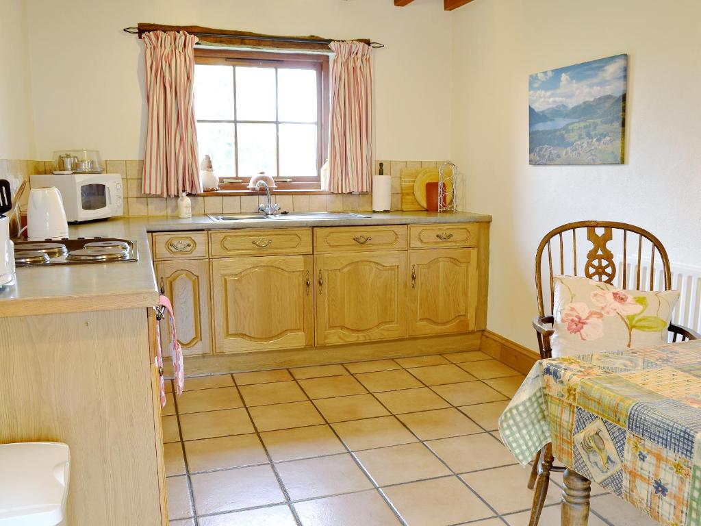 Stable Cottage - B6062 room 3