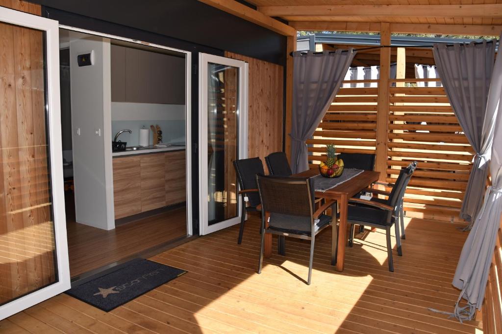 Mobile Home Starfish V Camp Soline room 3