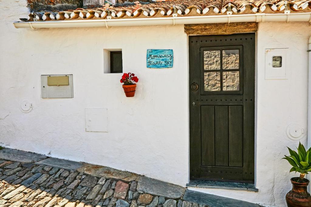 Monsaraz Starry Sky room 3