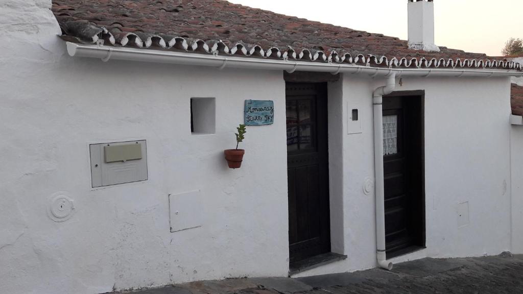Monsaraz Starry Sky room 6