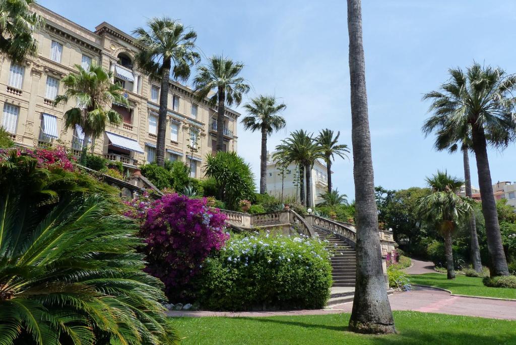 Studio In A Palace room 3