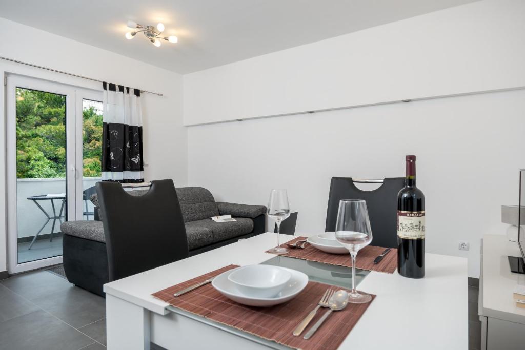 Sunny Biokovo Apartments room 6