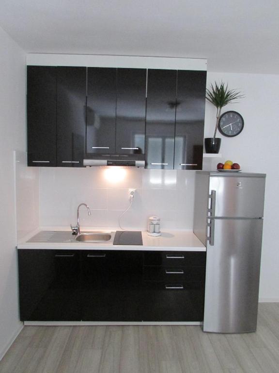 Sunset Apartment 1 room 5
