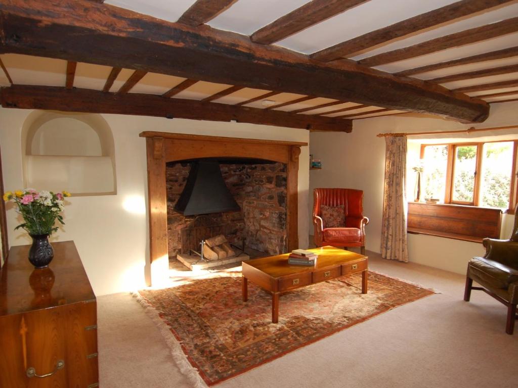 Surridge Farmhouse room 3
