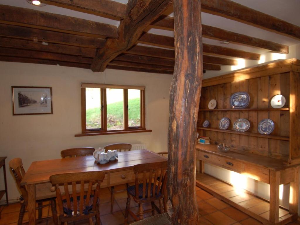 Surridge Farmhouse room 6