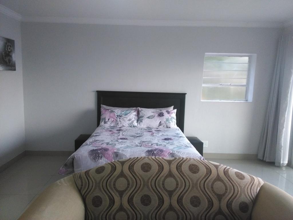 ThatchView room 3
