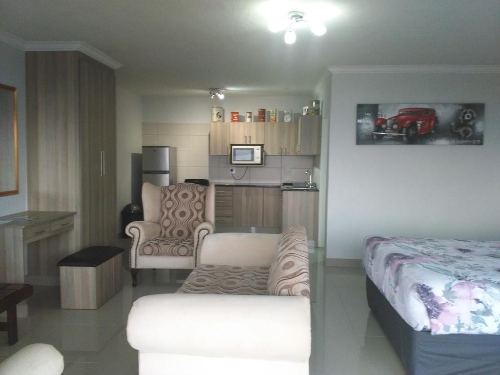 ThatchView room 6