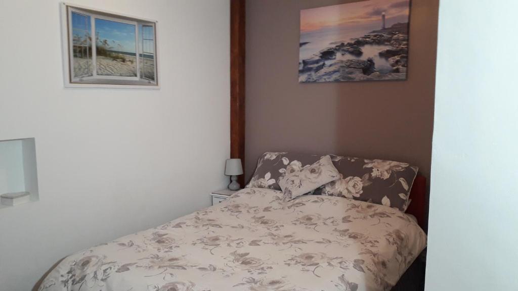 The Anchorage Amlwch room 2