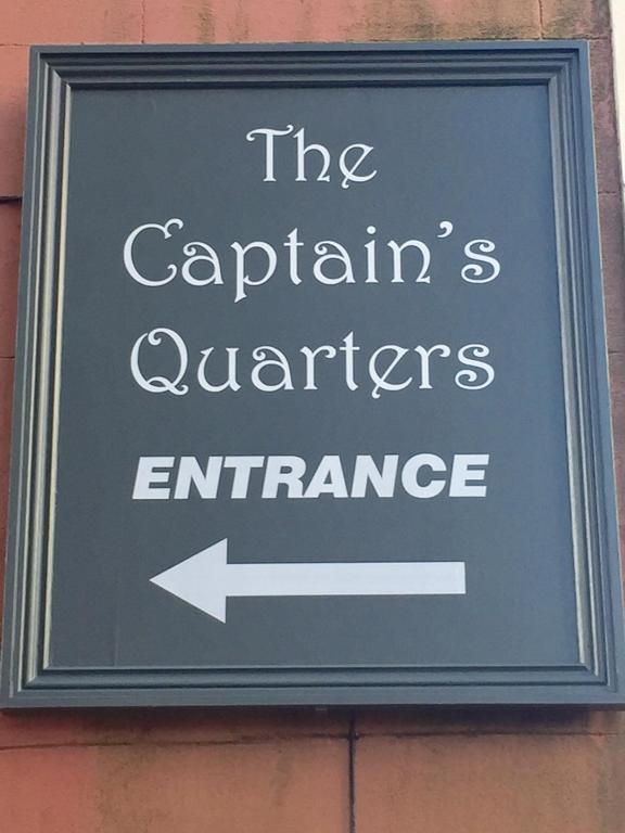 The Captains Quarters room 5
