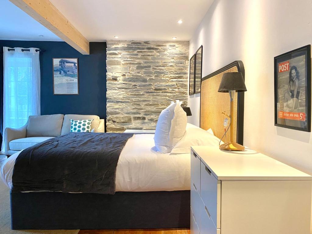 The Garden Room room 2