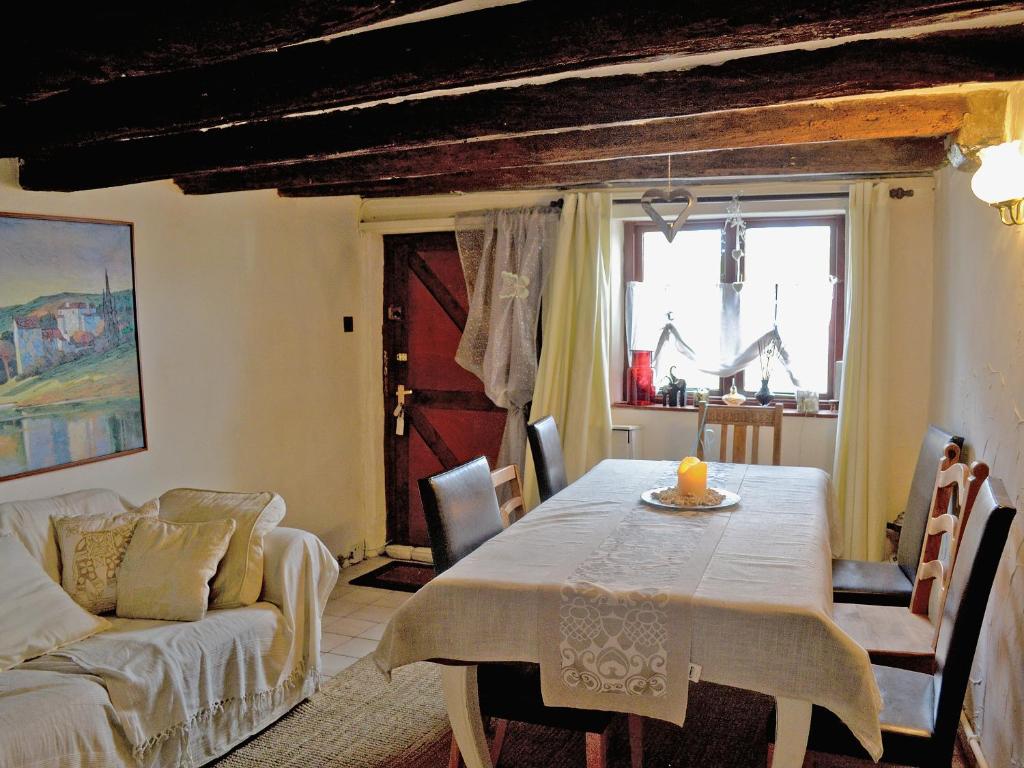 The Hideaway Cottage room 1