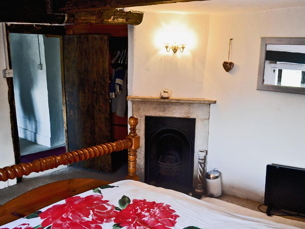 The Hideaway Cottage room 5