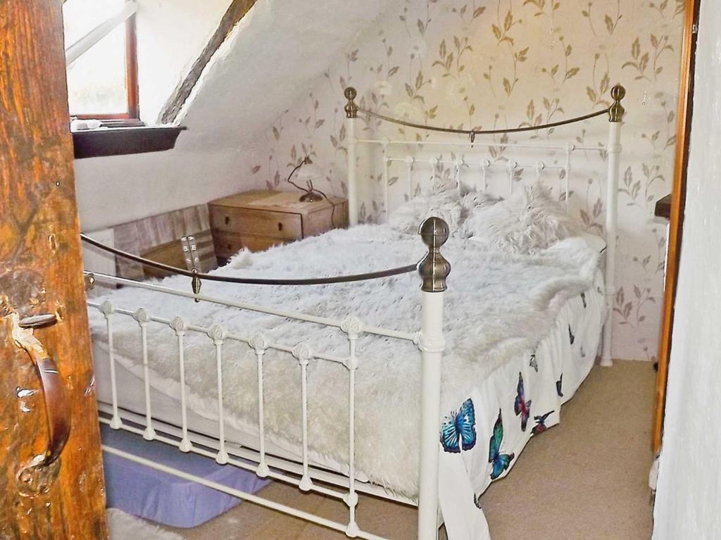 The Hideaway Cottage room 6