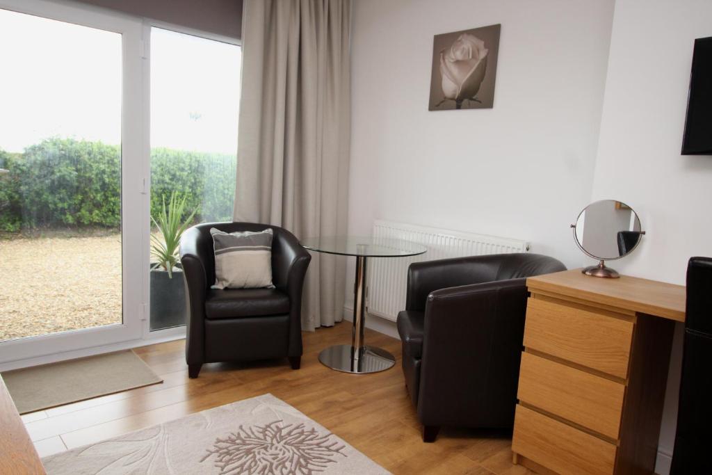 The Waters Edge room 6