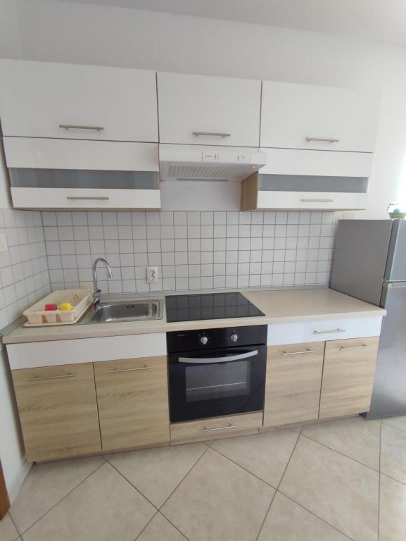 Three Lions Apartment room 3