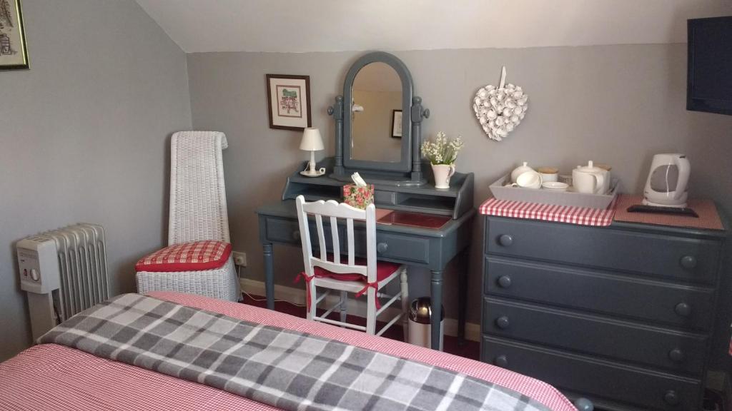 Tilly Cottage room 2