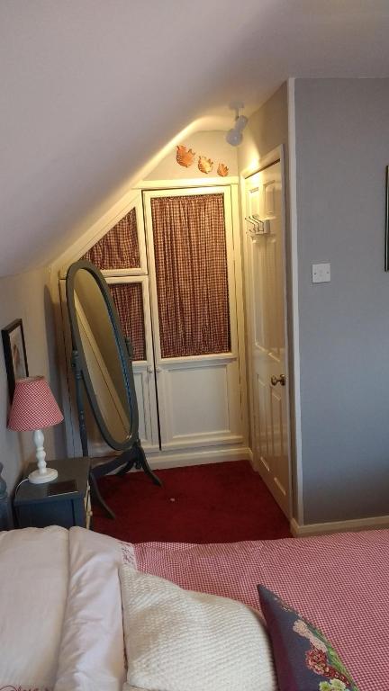 Tilly Cottage room 4