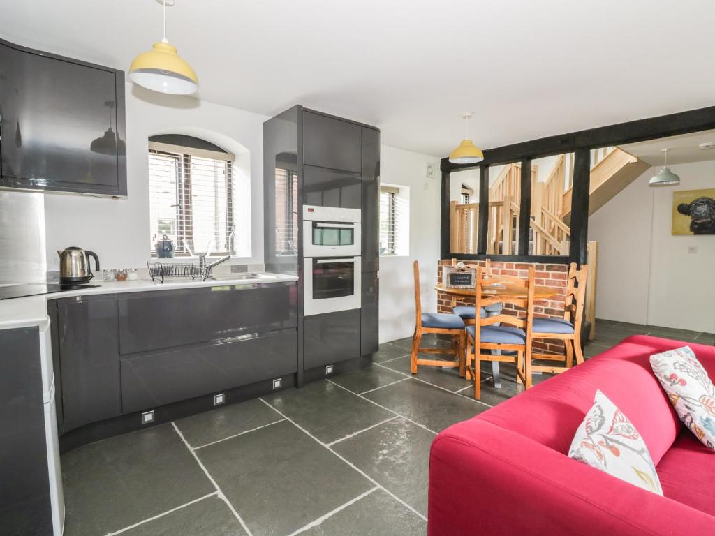 Tricker's Cottage room 4