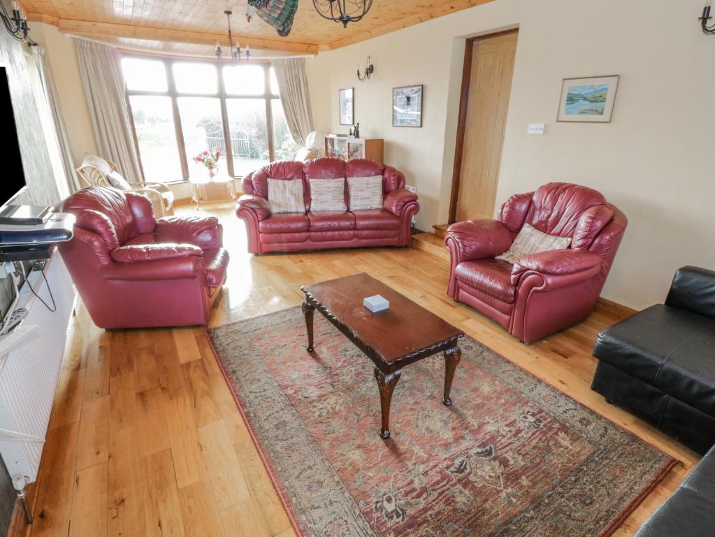 Tullavilla, Riverstown room 2