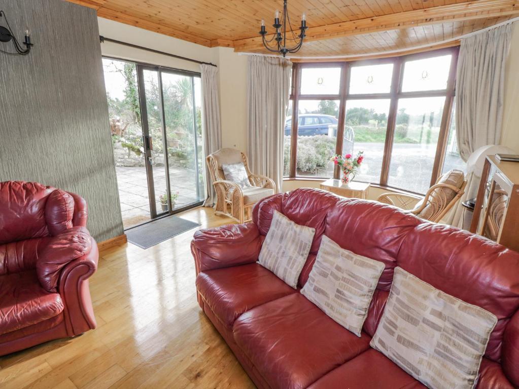Tullavilla, Riverstown room 6