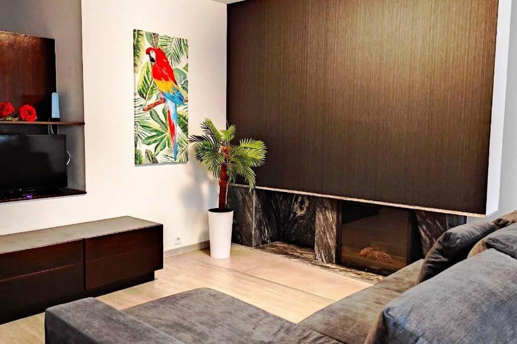 Twins House room 3
