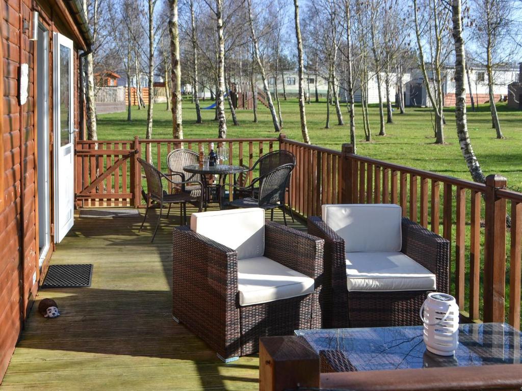 Two Hoots Lodge room 1