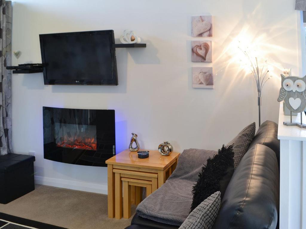 Two Hoots Lodge room 5