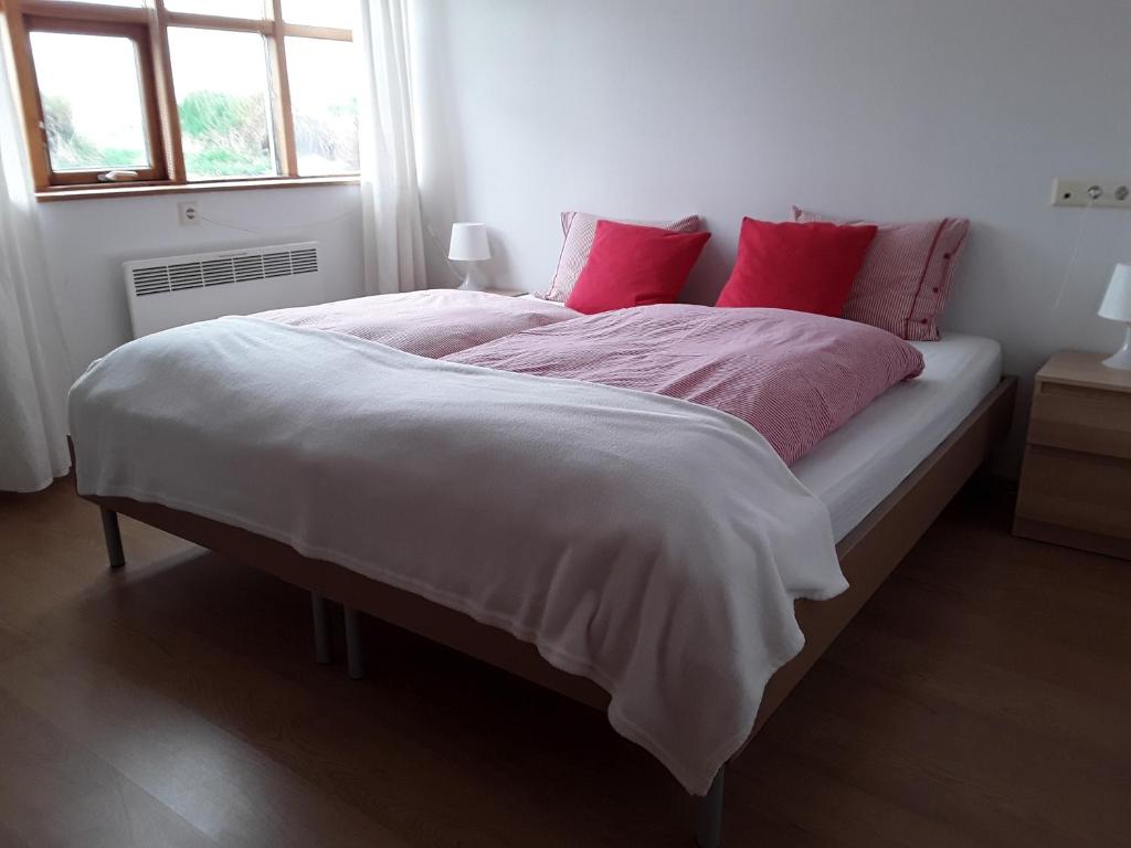 Guesthouse Vestri-Gardsauki room 1