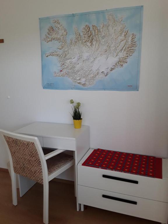 Guesthouse Vestri-Gardsauki room 3