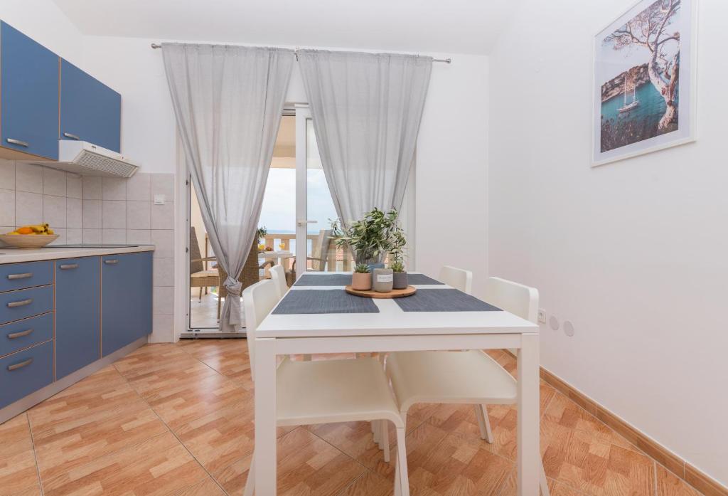 Vila Marina Sea&City View room 4