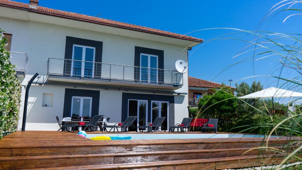 Villa Anela (with pool and boat place) room 5