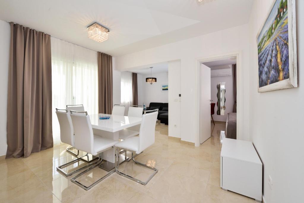 Luxury Apartment 1 Villa Arta room 5