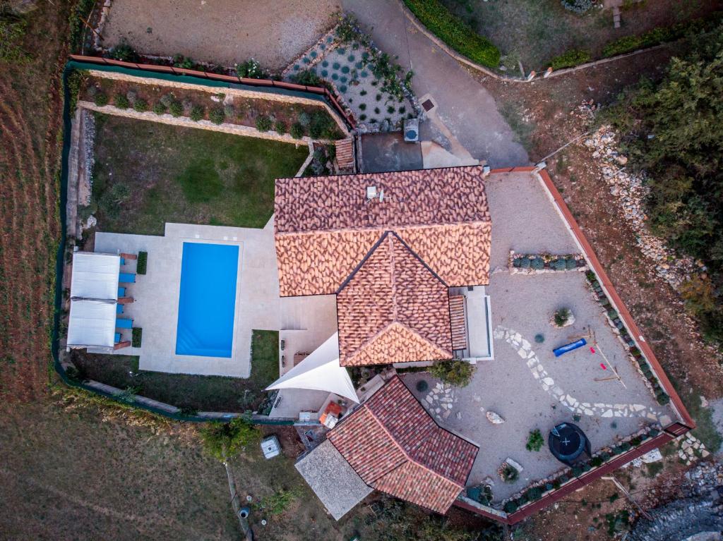 Villa Campiello heated pool room 4