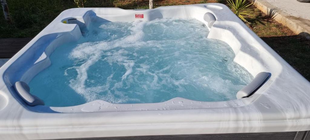 Villa Family and Friends private heated pool with jacuzzi room 3