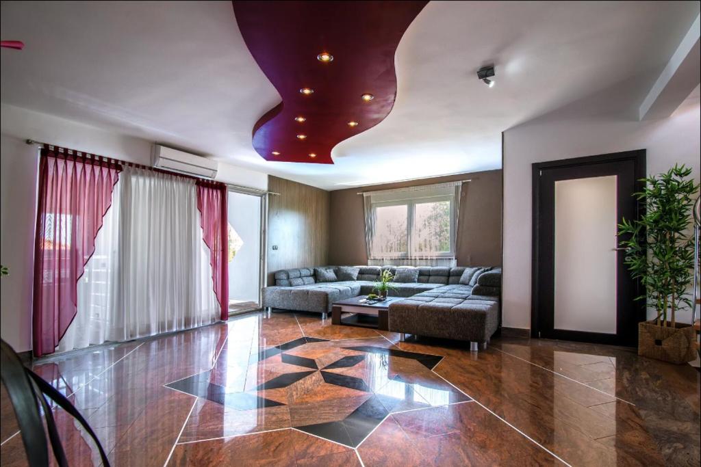 Villa Filip - Private Pool & Gym room 2