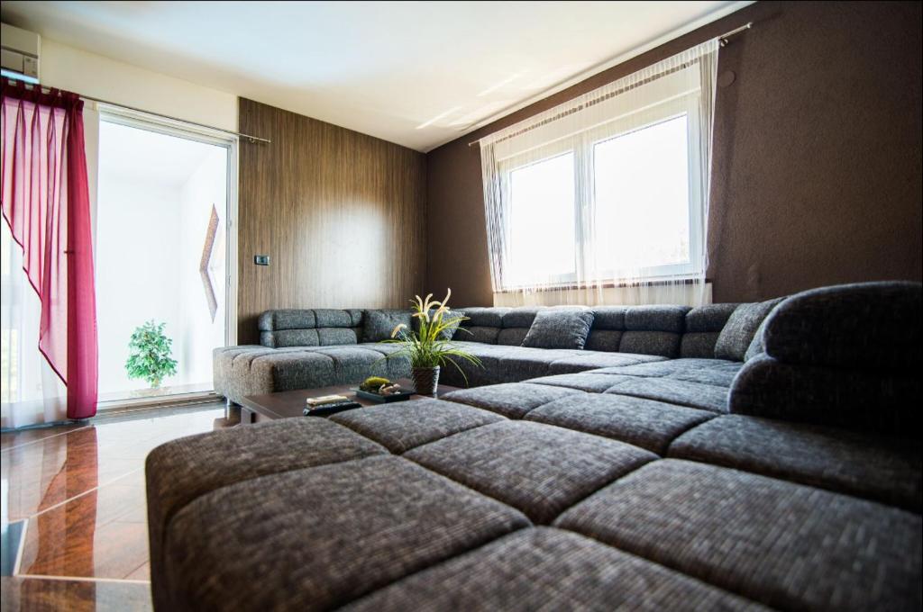 Villa Filip - Private Pool & Gym room 5