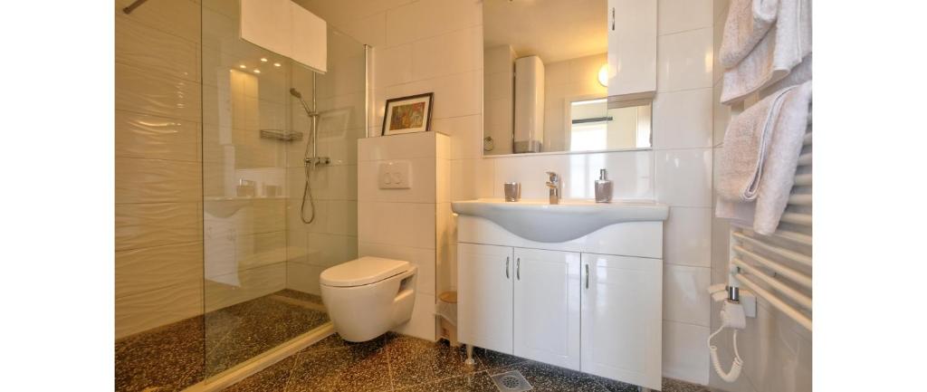 Villa Franklin Dubrovnik with Swimming Pool room 4