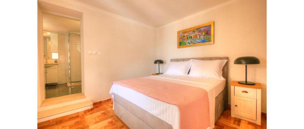Villa Franklin Dubrovnik with Swimming Pool room 5