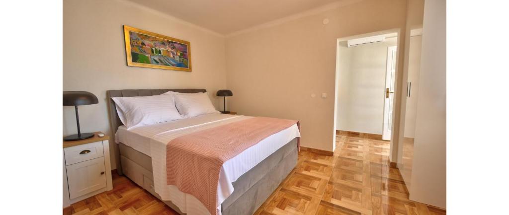 Villa Franklin Dubrovnik with Swimming Pool room 6