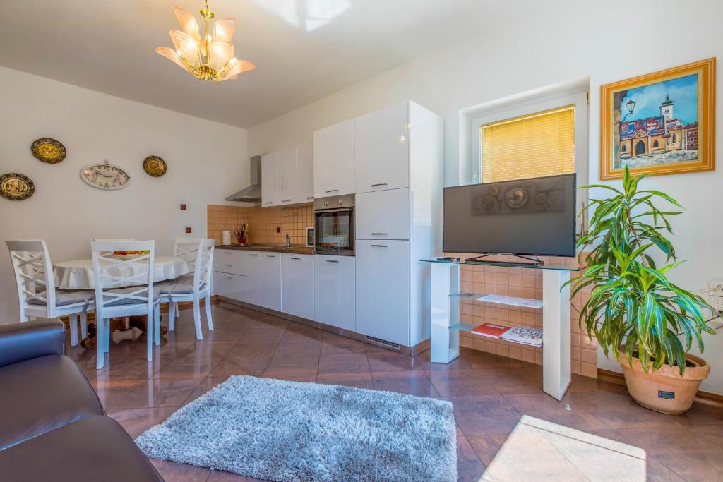 Villa M room 4