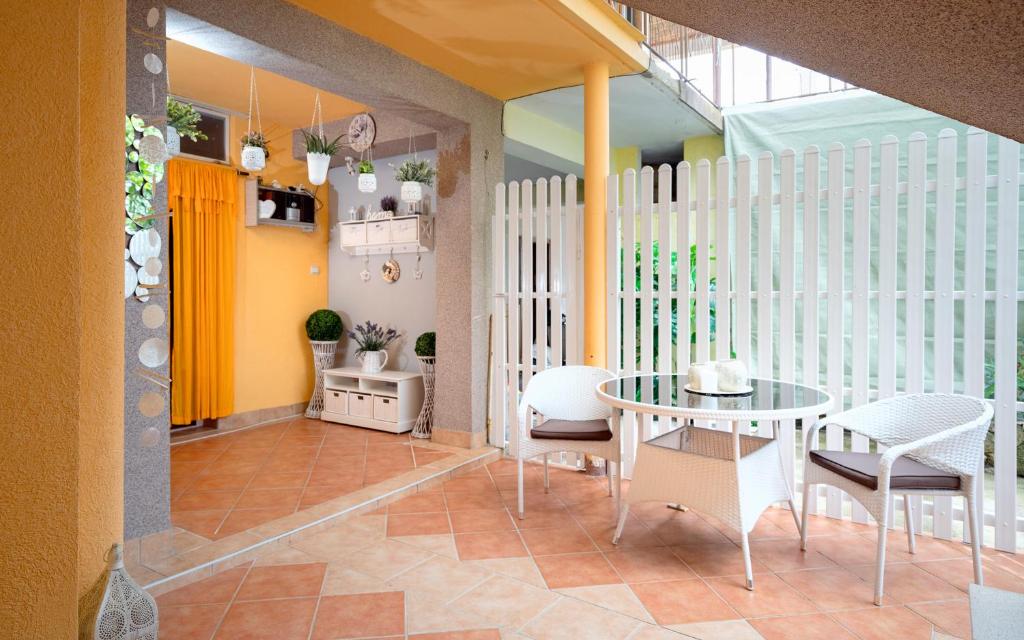 Villa Rosa room 3
