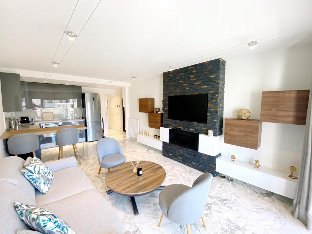 Viva Riviera Luxury 2 Bedrooms Residence les Tuileries room 2