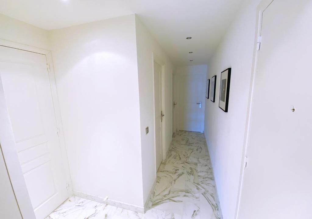 Viva Riviera Luxury 2 Bedrooms Residence les Tuileries room 3