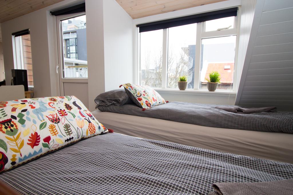 V9 Central Reykjavík Apartments room 4