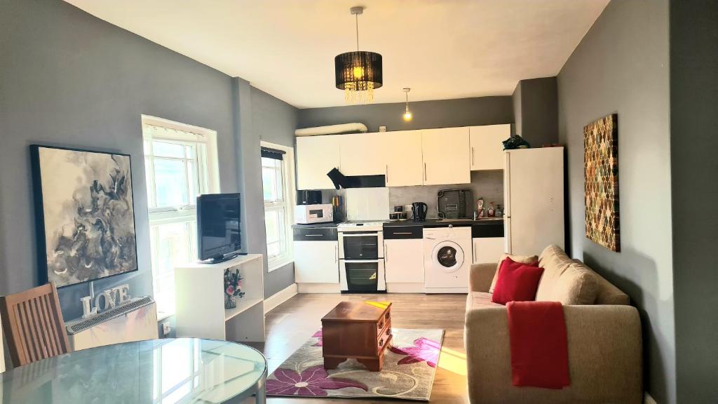 White Diamond room 1