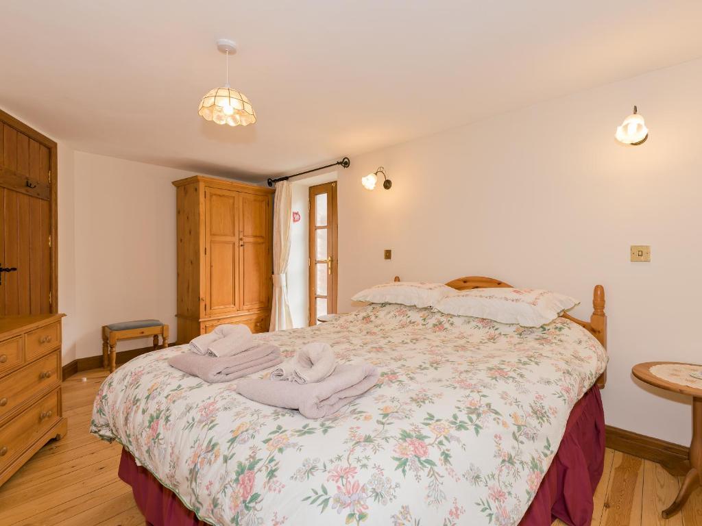 Wild Goose Cottage room 1