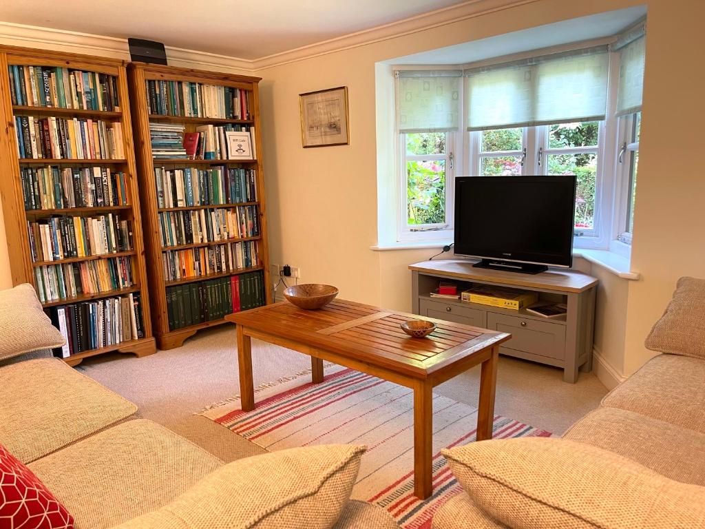 Willow Cottage on the upper River Bure room 4