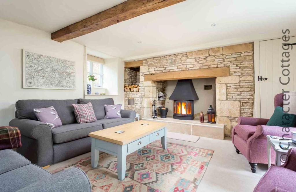 Willow Tree Cottage room 1