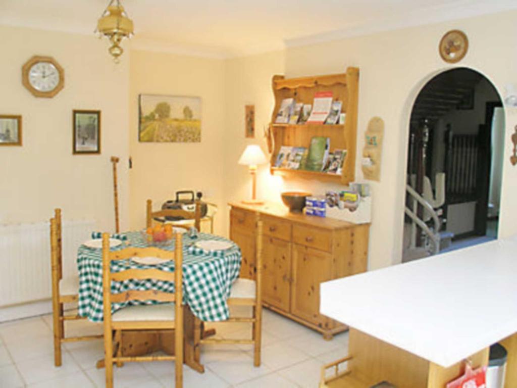 Woodlands room 1